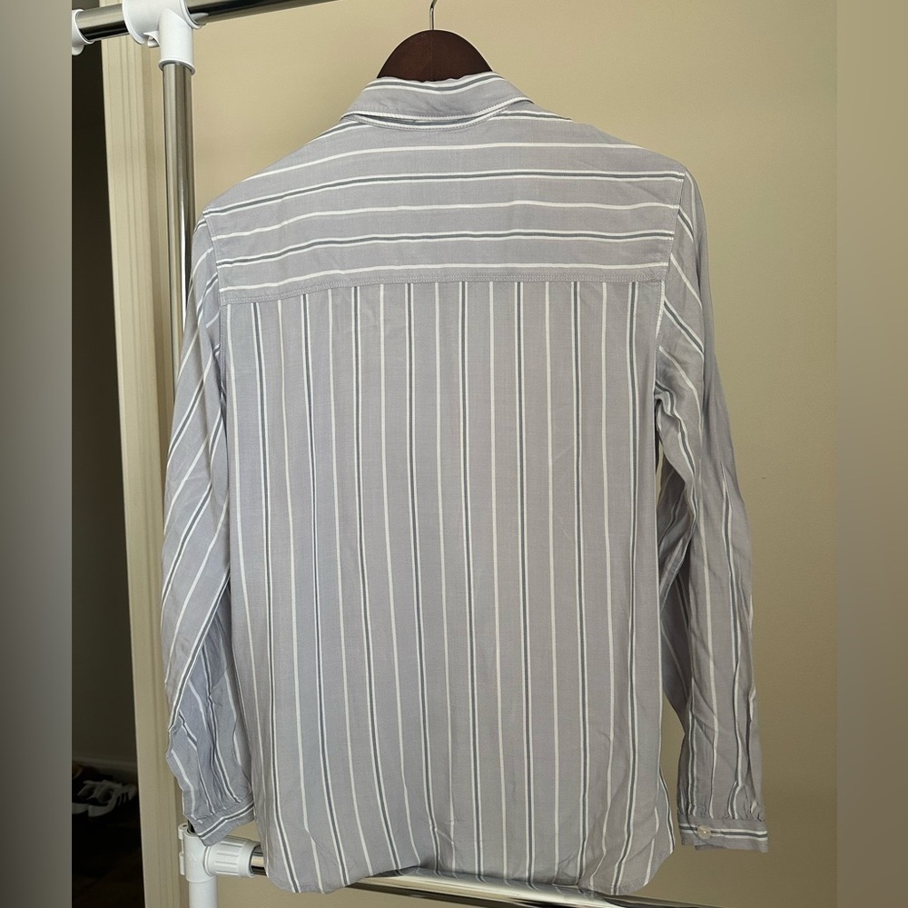 Women’s Abercrombie Boyfriend Button Down Shirt - Picture 4 of 4